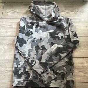 Boys tek gear camo sweatshirt. Size xl. Smoke free home.